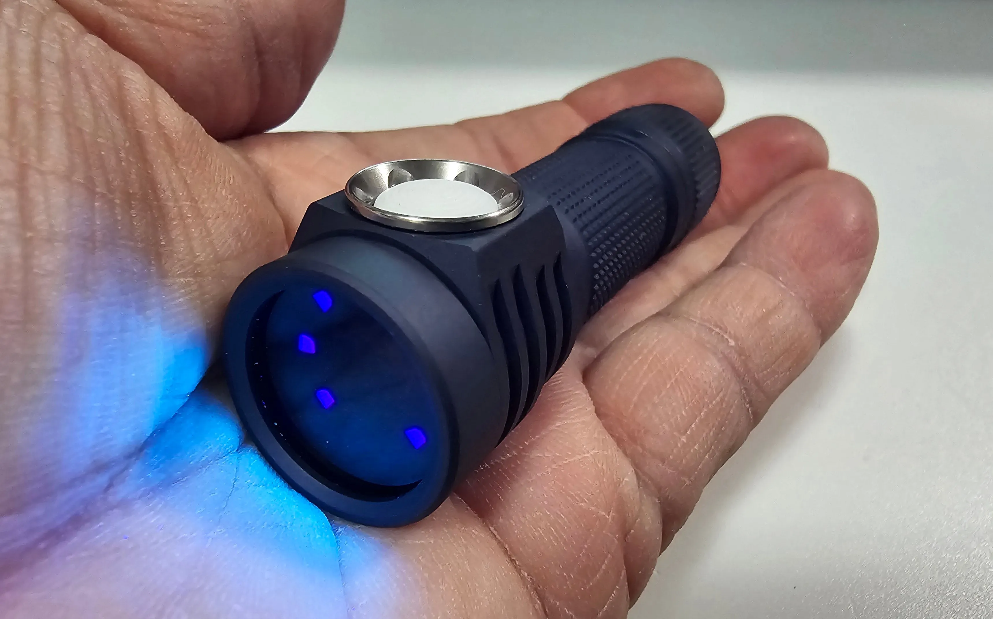 Emisar D3AA AA/14500 6 X LED 365NM UV Mule Compact LED Flashlight